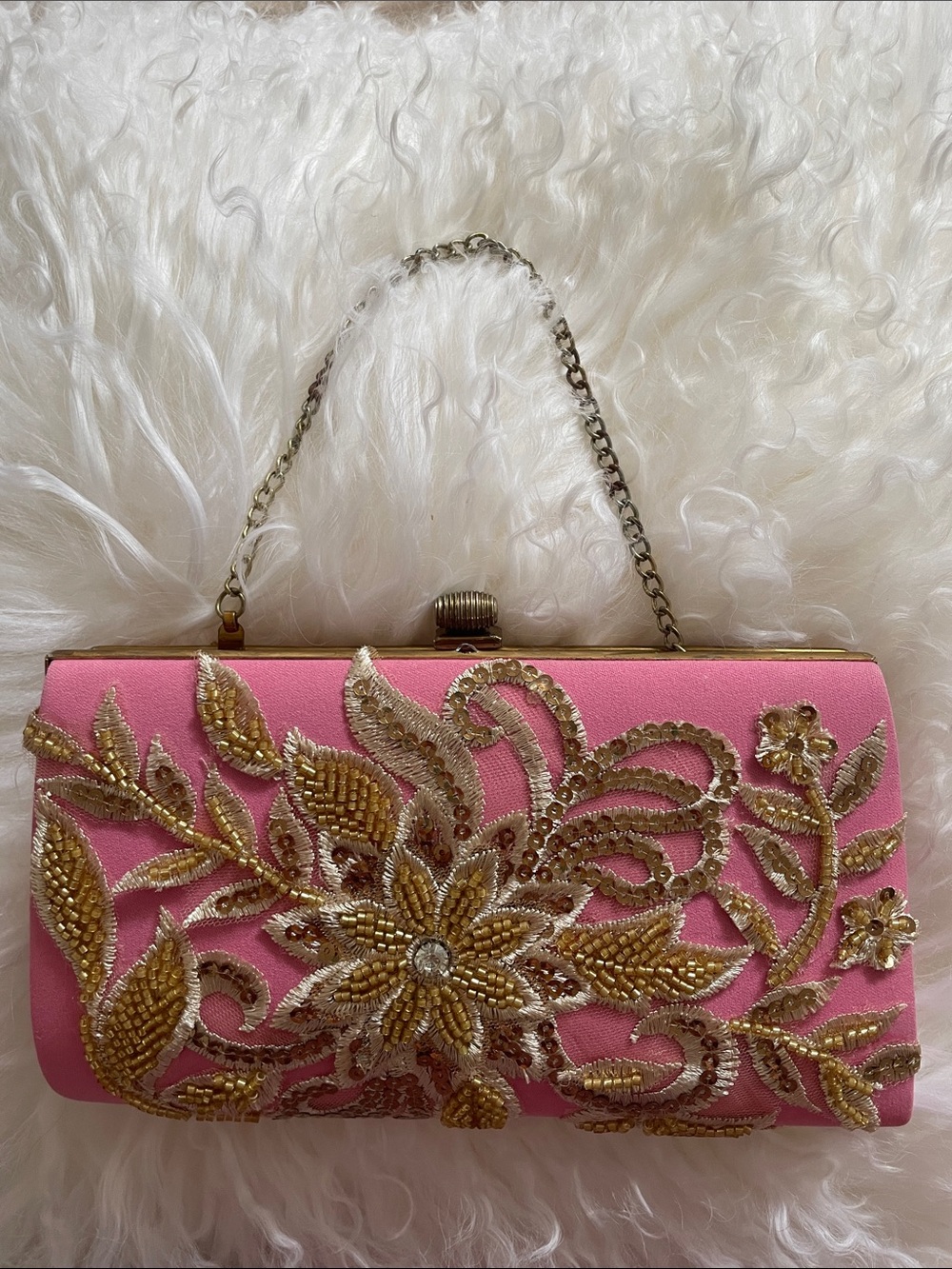 ✨🎀 Rococo Bag Filled With Costume Earrings - Picture 3 of 7